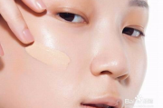 隔离霜与BB霜使用顺序解析-化妆步骤优化指南