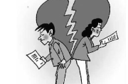 女孩跪地哭喊男朋友不在了,情感崩溃与心理重建指南