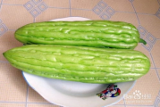 绿茶苦瓜泡水喝，瘦身效果揭秘-健康饮食解析