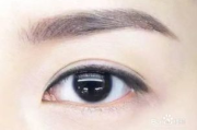 卡姿兰彩妆眼线笔,专业彩妆选择-持久不晕染技巧解析