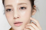 好用的彩妆单品推荐-提升妆容效果的必备选择