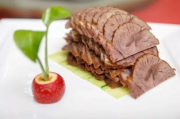 生肉安全性探讨，正确处理避免食源性疾病