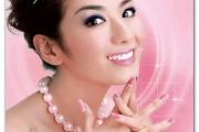 蓝秀彩妆广告图片分析-视觉营销策略与实践