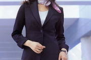 女性职场必备，女西服选择与搭配解析