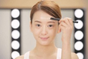 最时尚的彩妆技巧-打造独特个性妆容