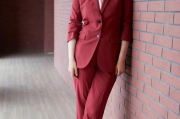 女性瘦身西服选择与搭配指南-展现职场女性魅力