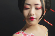 日本艺妓彩妆化妆图片,传统美学的现代呈现-化妆技巧解析