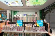 彩妆店加盟商,创业优势与选择策略-市场前景分析