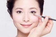 彩妆化妆师与普通化妆师的区别-专业服务与技能深度解析