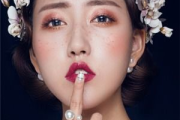 彩妆造型师萍萍，专业技巧与时尚理念的完美结合